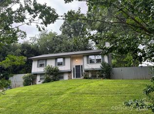 1 Spring Valley Dr, Arden, NC 28704