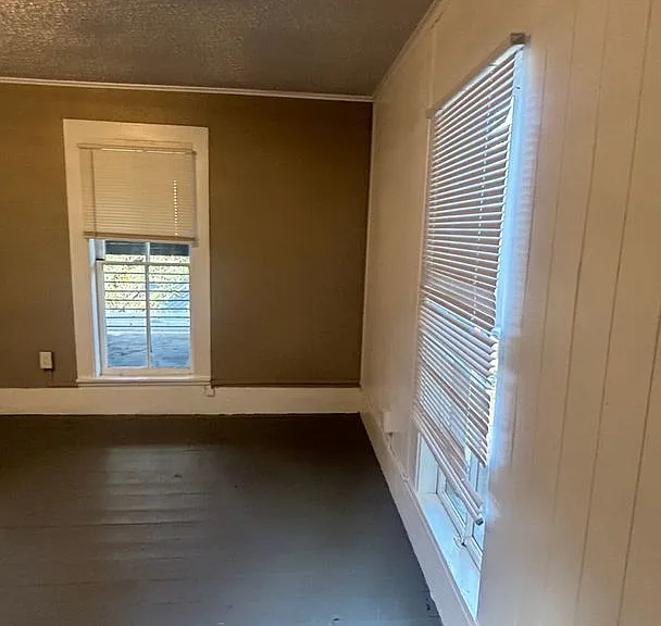 955 Osage Ave — Photo 8