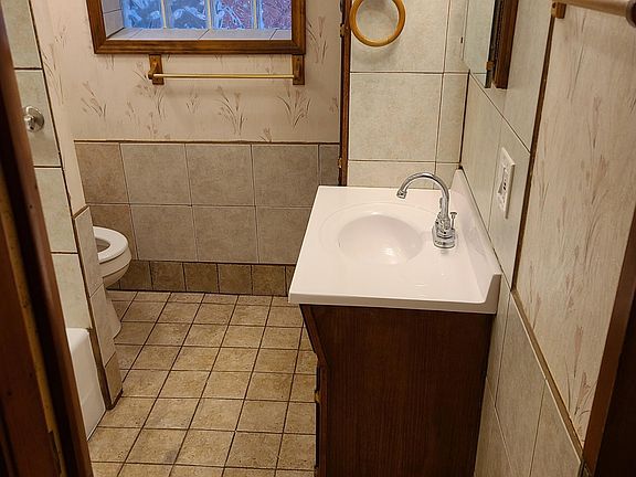 3rd image of 3656 S Winchester Ave #1F