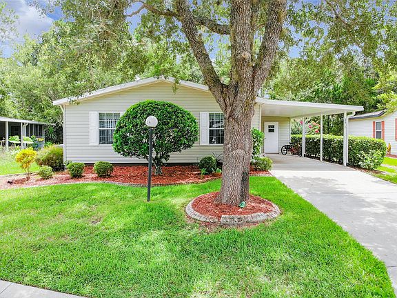 3rd image of 24 Bluewater Lake Cir