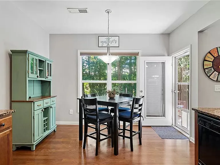 5825 Weddington Dr — Photo 13