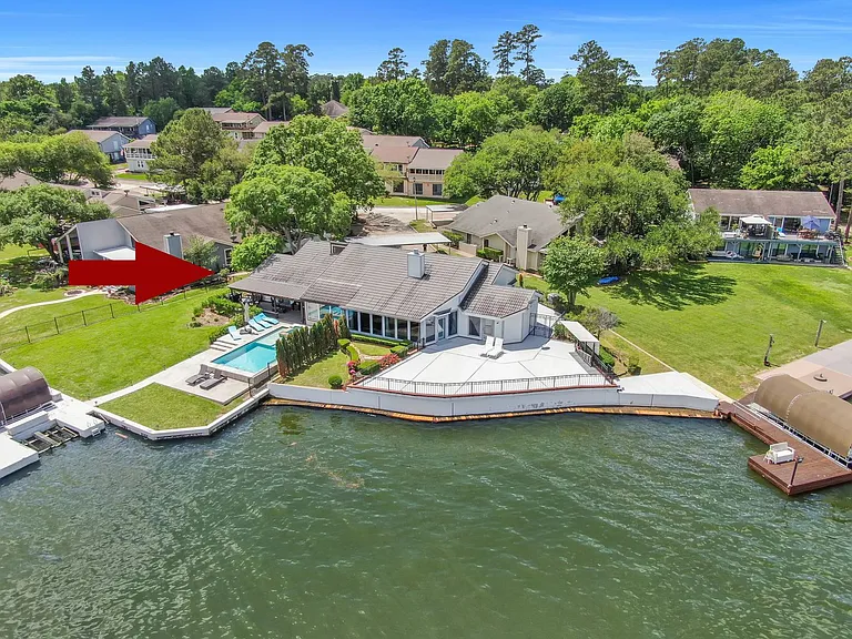35 Lakeview Vlg — Photo 4