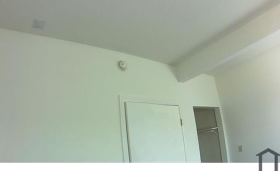 5th image of 1185 N Alexandria Ave #207