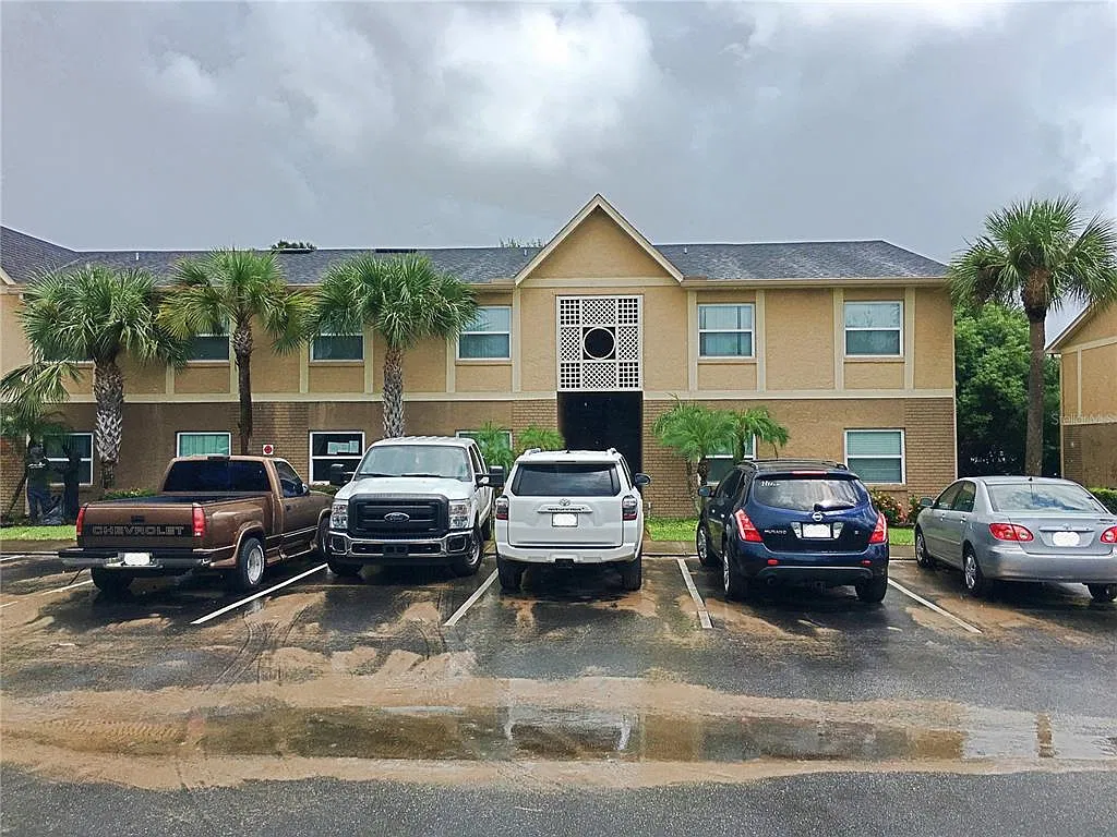 2 bed, 2.0 bath, 905 sqft, $1,490 — Photo 1