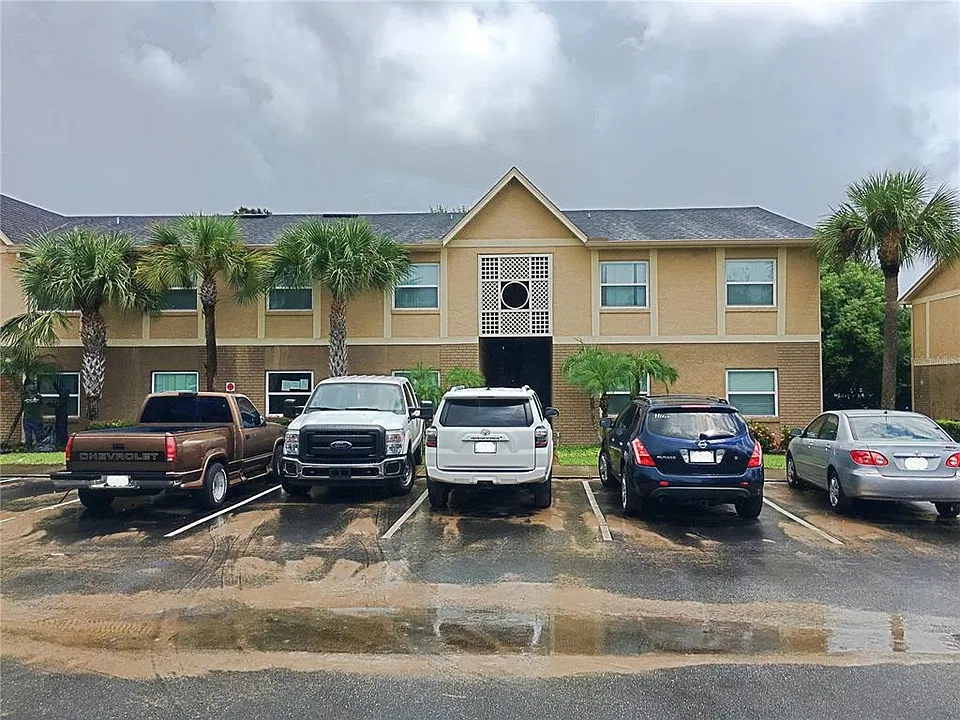 9911 Turf Ct #6