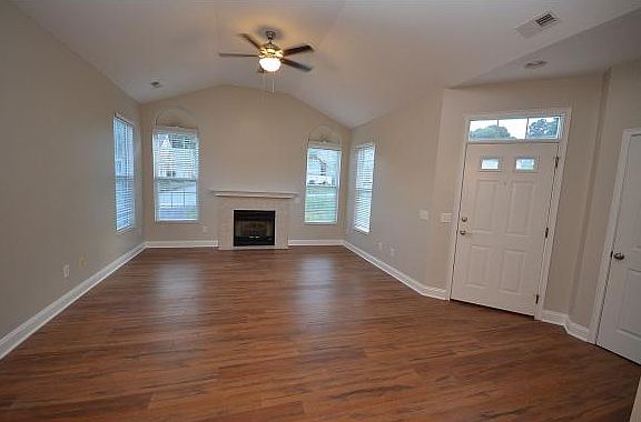 2nd image of 167 Avonlea Pl