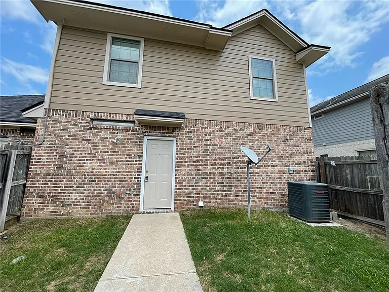 3838 Oldenburg Ln — Photo 22