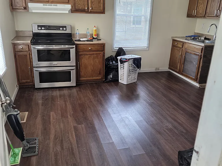 2501 Hubbard St — Photo 11