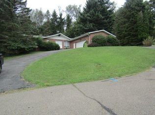 9 Laurelwood St, Wheeling, WV 26003