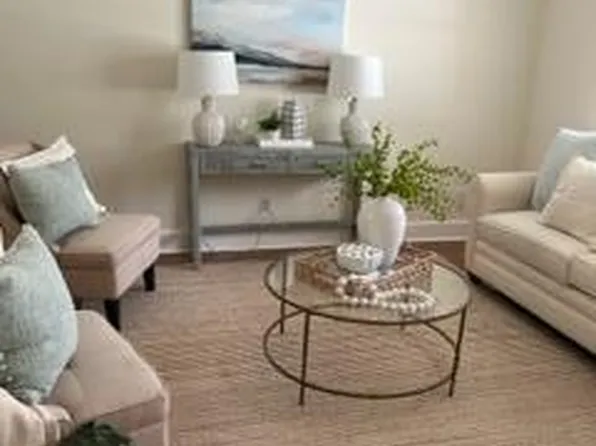 305 E 57th St #1, Savannah, GA 31405