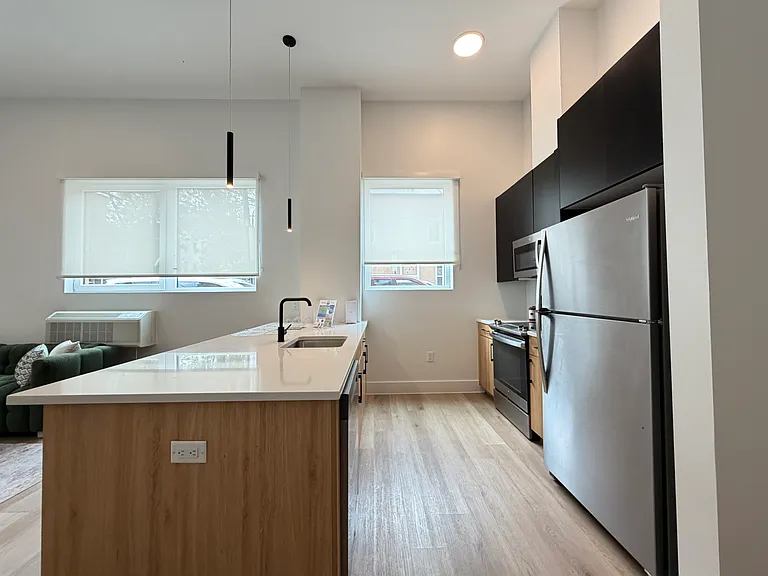 36 Madison St #106 — Photo 2