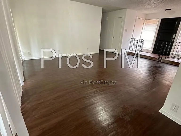 2101 Bradford Dr — Photo 15