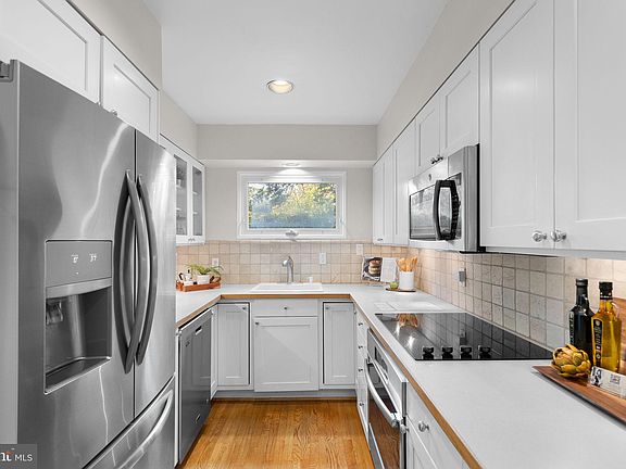 4th image of 3428 Stoneybrae Dr