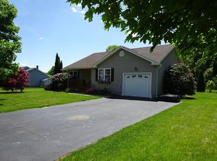 7 Bayberry Ln, Auburn, MA 01501