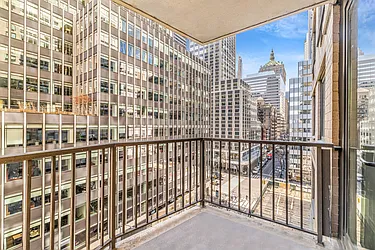 212 East 47th Street, #7H