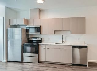 2171 N Rosa Parks Way #303, Portland, OR 97217