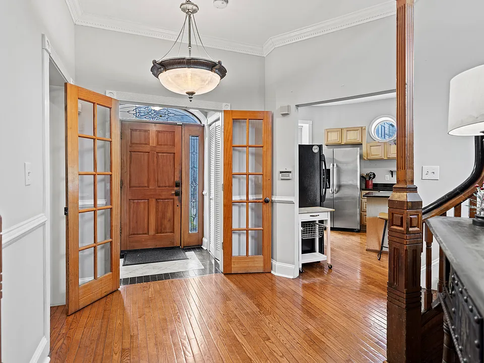 547 Florida Ave NW #3