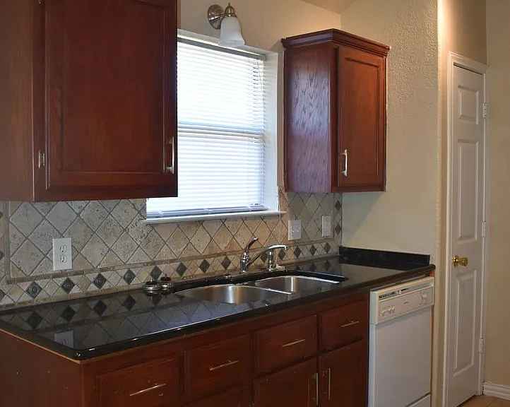 3905 Littlerock Dr — Photo 12