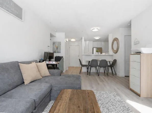 33173 Old Yale Rd #131, Abbotsford, BC V2S 2J4