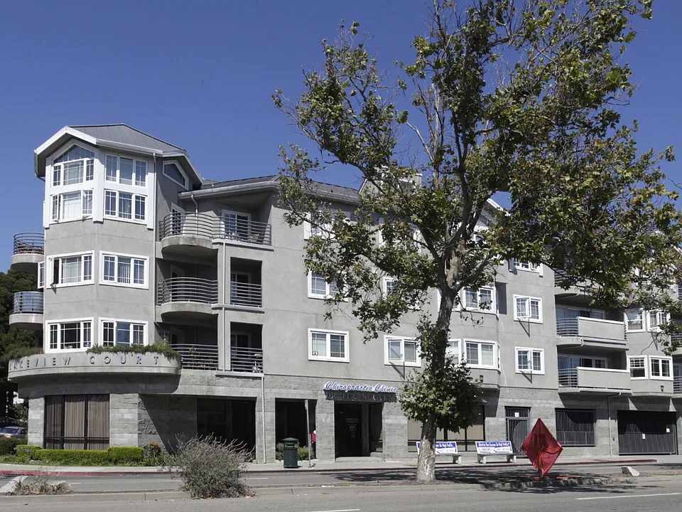Lakeview Court Apartments