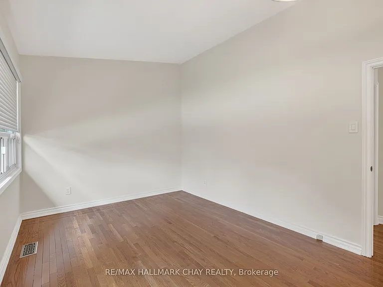 80 Beaumonde Heights Dr #UPPER — Photo 24