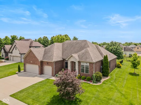 3831 Sycamore Bend Ct, Columbus, IN 47203