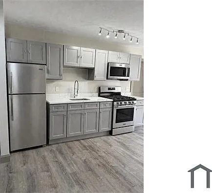 3 bed, 999 sqft, $2,900 — Photo 2