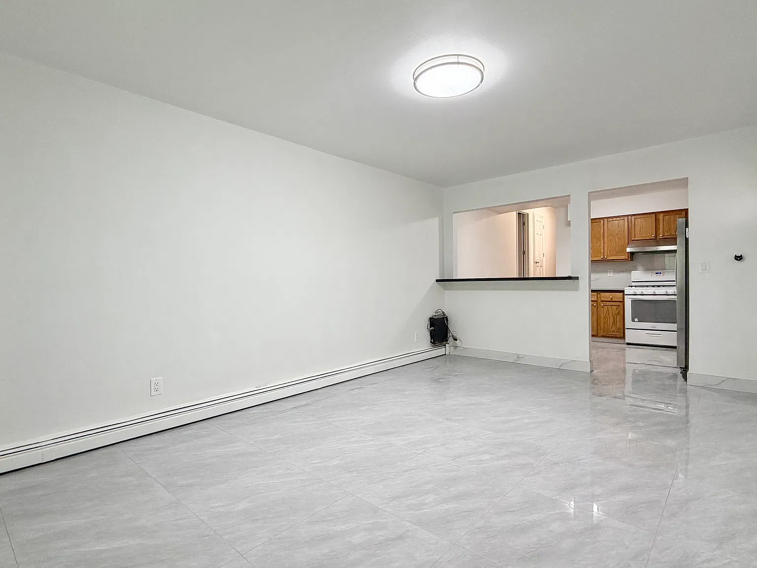 2 bed, 1400 sqft, $2,300 — Photo 2