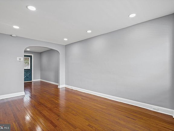 5th image of 3838 Lyndale Ave