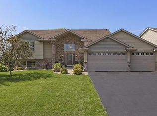 3217 Kahlen Ave NE, Saint Michael, MN 55376