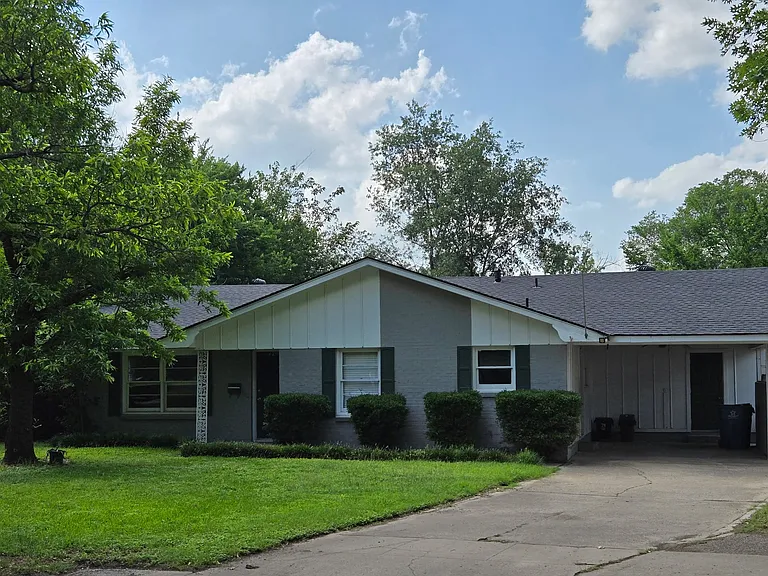 1203 Ficklin Cir — Photo 1