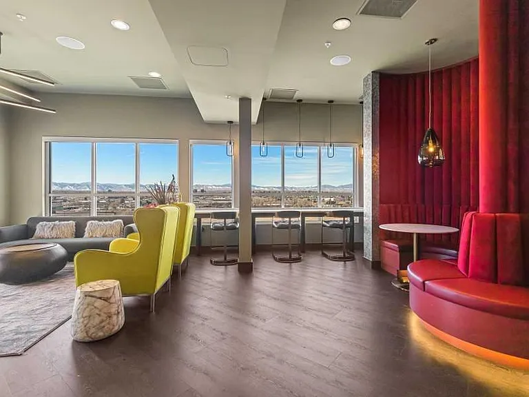 SB1K Apartments — Photo 21