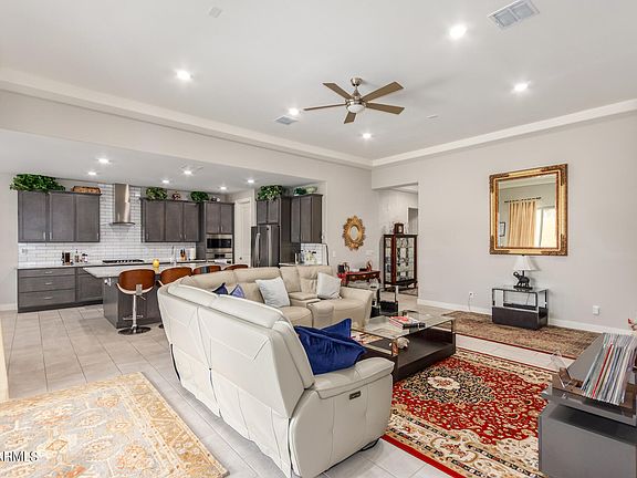 3rd image of 18398 W SANDLEWOOD Drive