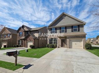 5813 Grande River Rd, College Park, GA 30349