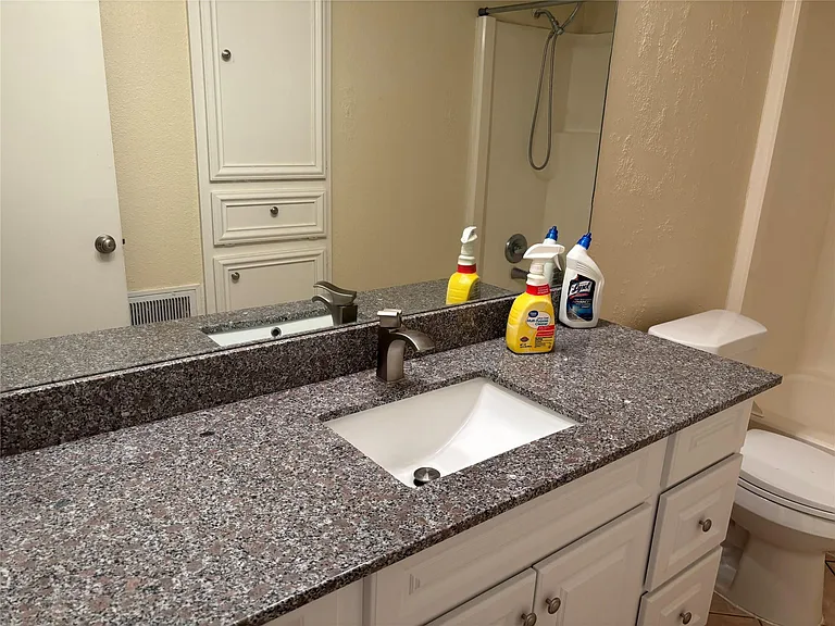 11427 Mulholland Dr — Photo 20