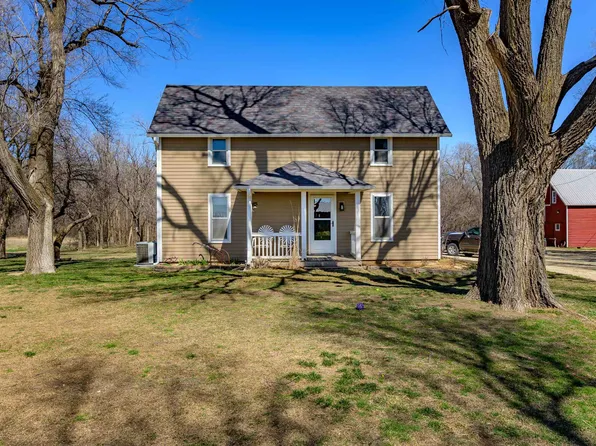 1348 Goldenrod Rd, Hillsboro, KS 67063