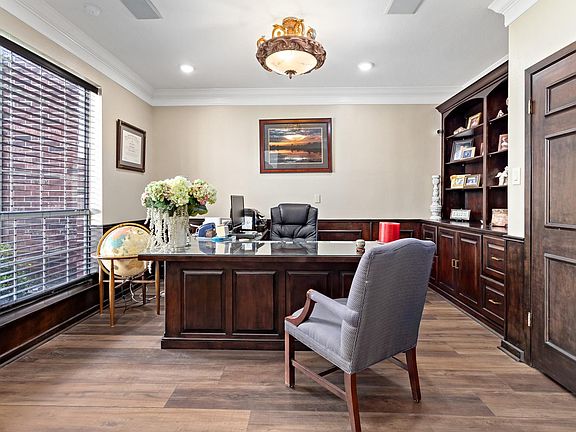 5th image of 2700 Spurlock Rd