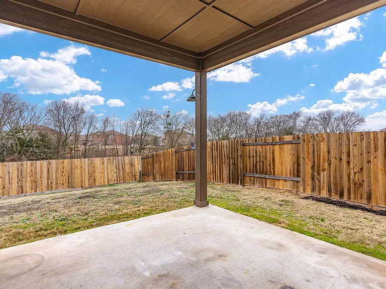 1431 Park Trails Blvd — Photo 5