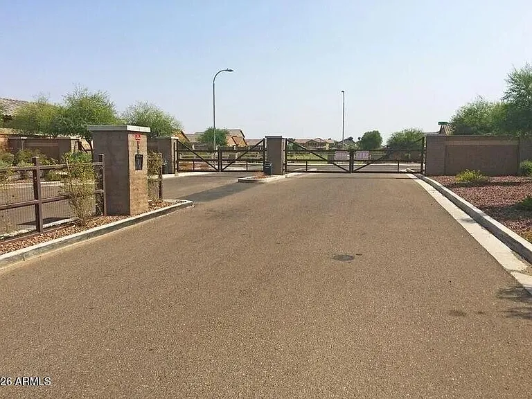 6144 W Freeway Ln — Photo 28