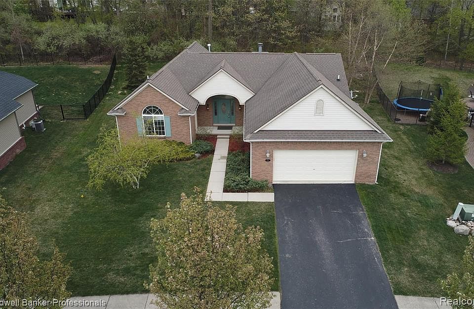 186 Beaumont Ct Oxford MI 48371 Zillow