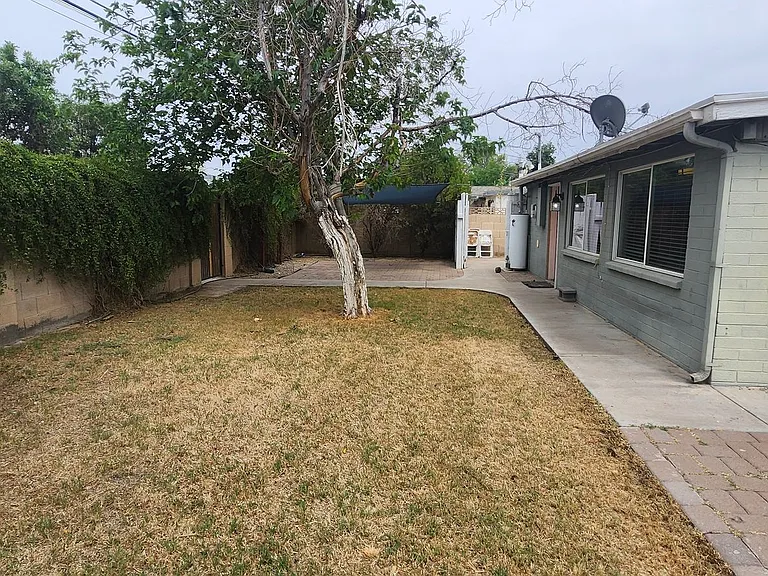 2514 E Campbell Ave — Photo 25