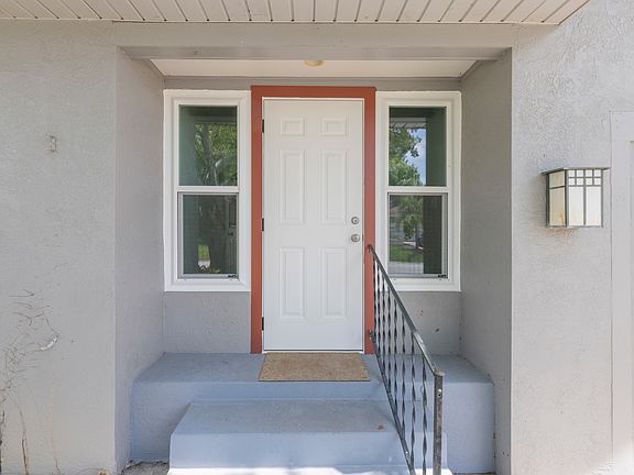 This bright common entry is for both the 2 bedroom home and studio apartment.