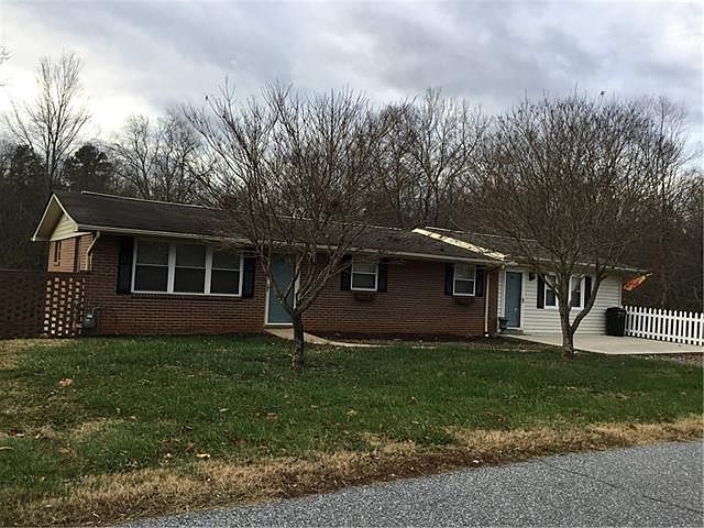 1st image of 149 Clover Dr SW