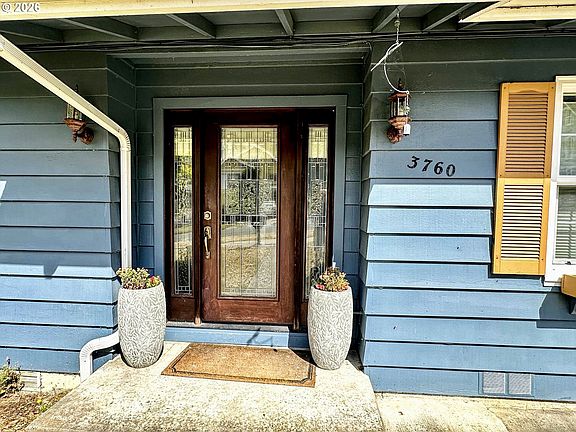 3rd image of 3760 Duane St