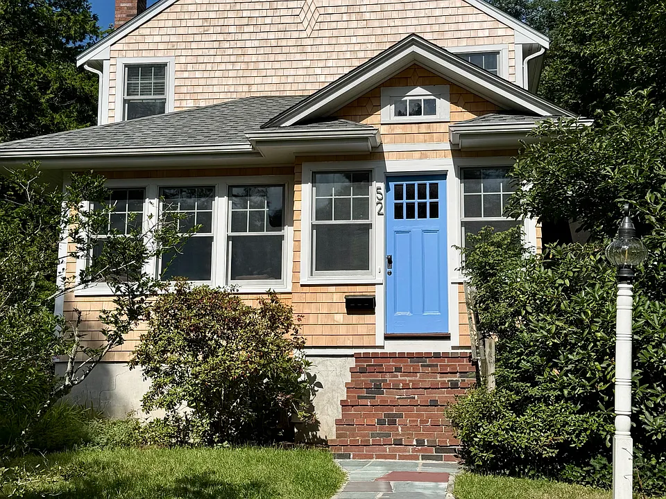 52 Glendon Rd
