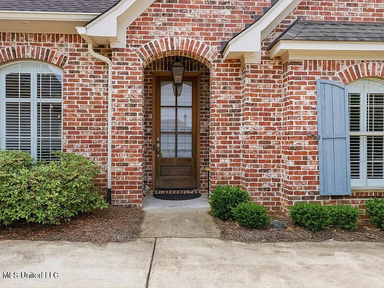 320 Oakville Cir — Photo 3