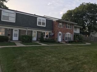 918 Miller Ave, Streamwood, IL 60107