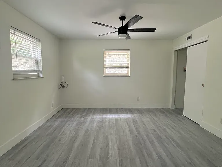 444 Stanley Ave #2 — Photo 12