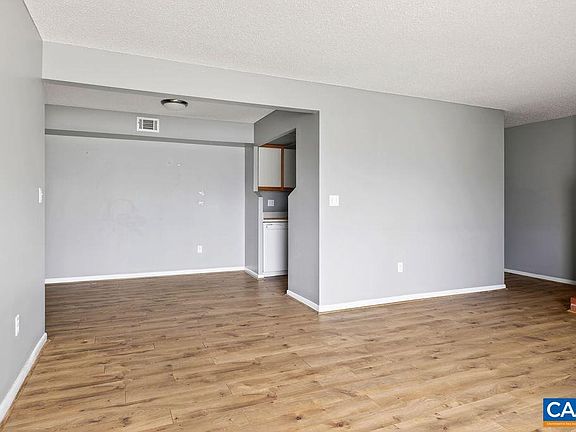 5th image of 143 Green Turtle Ln APT 3