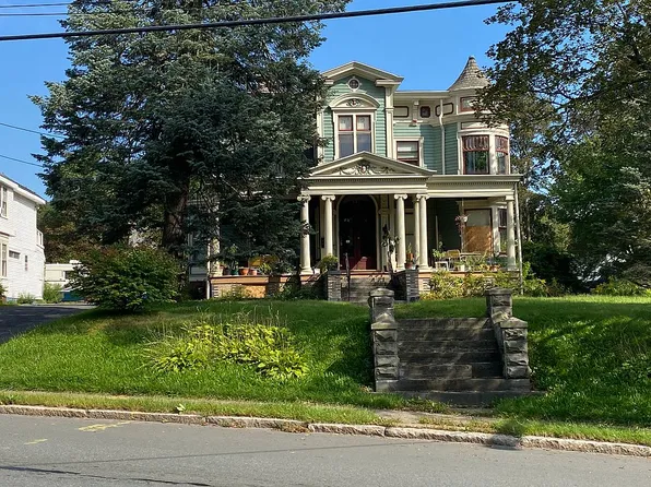 141 Oakwood Ave, Troy, NY 12180